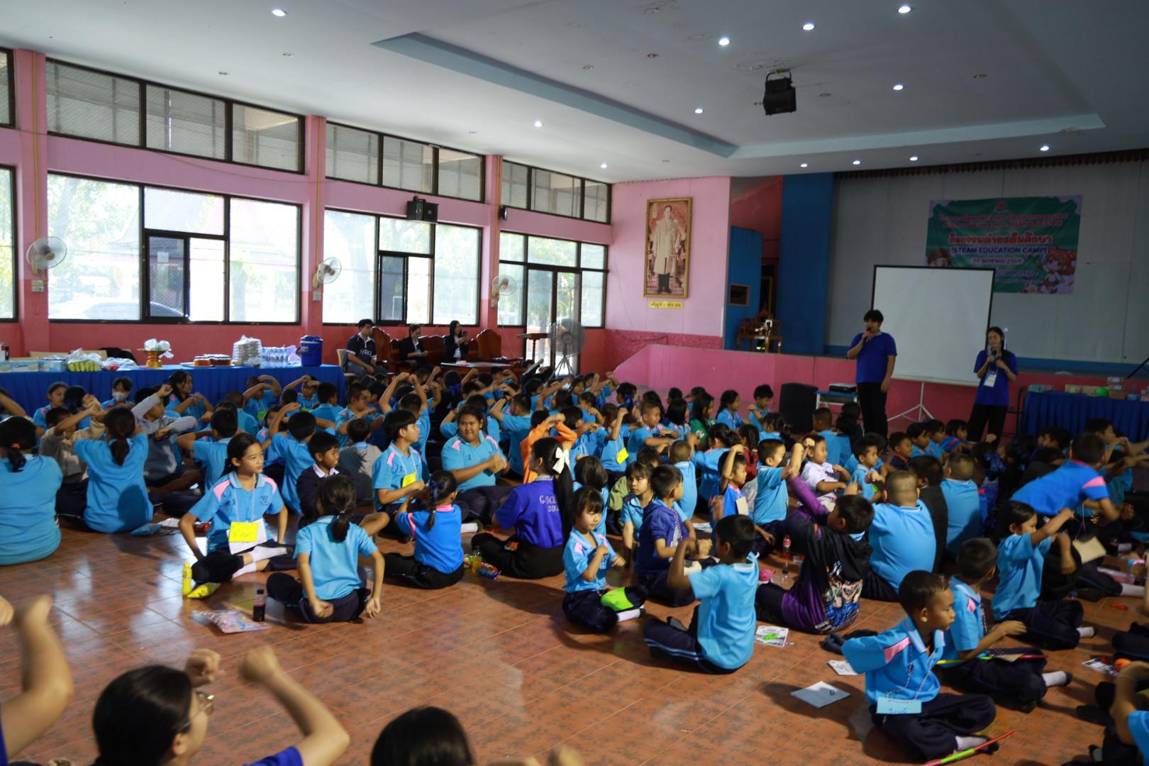 323. วันที่ 27 มกราคม 2569 โปรแกรมวิชาวิทยาศาสตร์ทั่วไป ได้จัดค่ายสเต็มศึกษาให้กับนักเรียนชั้นประถมศึกษาปีที่1-6 ณ โรงเรียนอนุบาลคลองขลุง จ.กำแพงเพชร